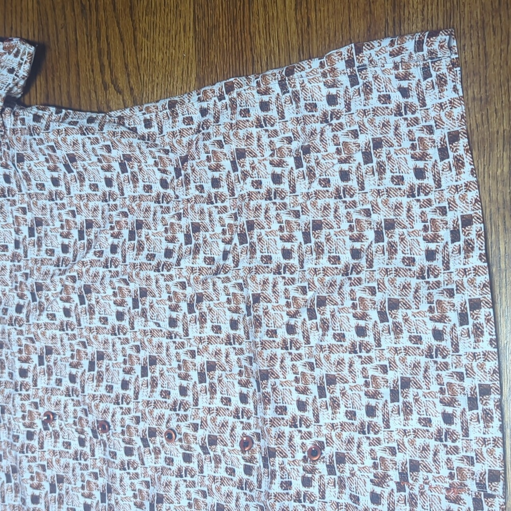 Mint Condition Robert Graham Button Up - image 4